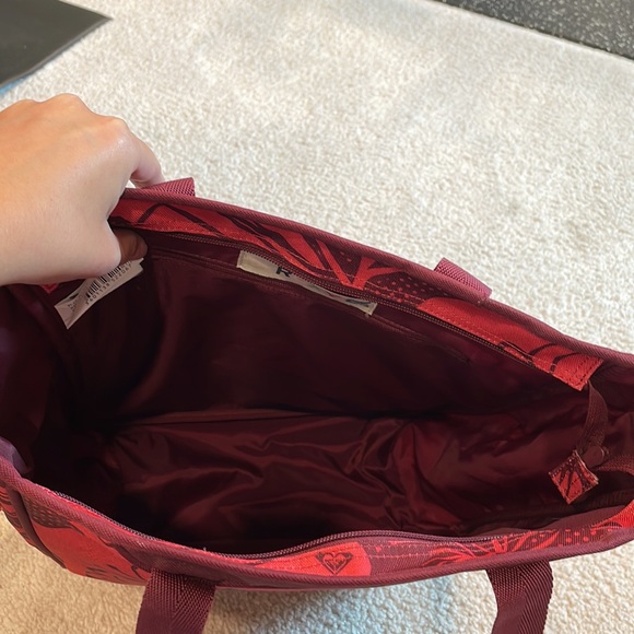 Zipper Roxy Tote - Picture 6 of 7